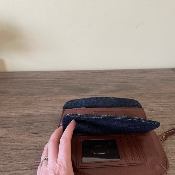 Adorable Lucky Brand wristlet / wallet - Picture 6 of 11